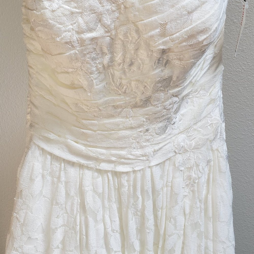 David's Bridal Galina Ballgown Wedding Dress. Sz 4. Soft White - Picture 4 of 5